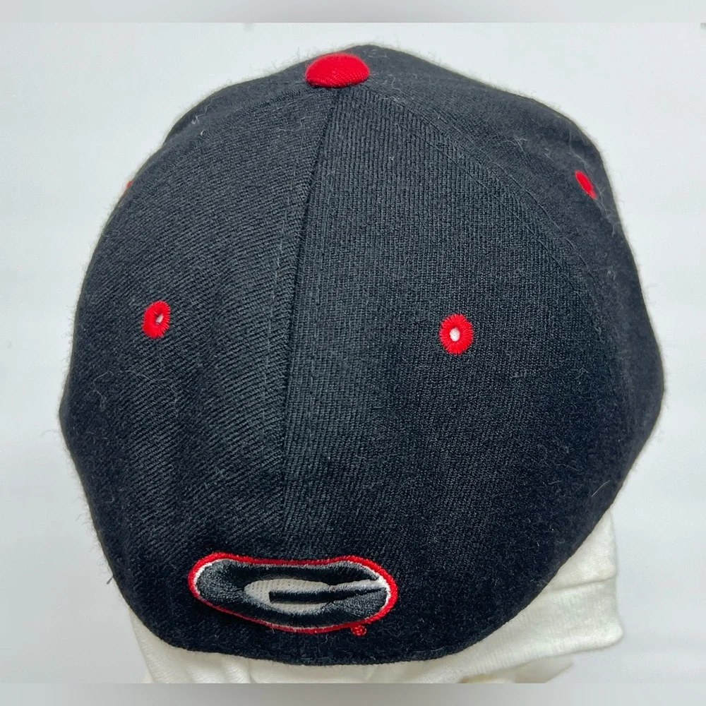 Vintage Georgia Bulldogs Zephyr Fitted Logo Wool Blend Cap in Black - Sz 7 1/4 - Picture 4 of 8